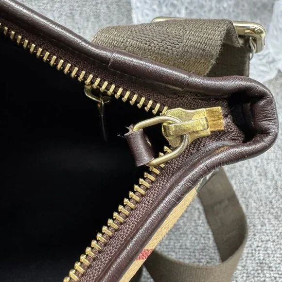 Burberry Leather Shoulder Bag 499-060625